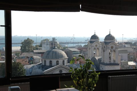 Property building, Restaurant/places to eat, Natural landscape, Balcony/Terrace, City view, Breakfast