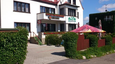 Facade/entrance