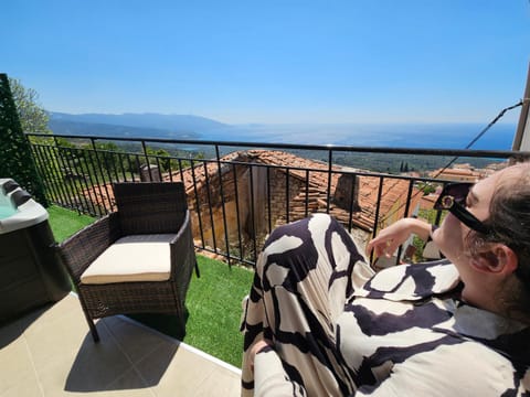 Patio, Day, Natural landscape, View (from property/room), Balcony/Terrace, Seating area, Sea view