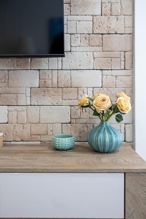 Living room, Photo of the whole room, Decorative detail, Evening entertainment