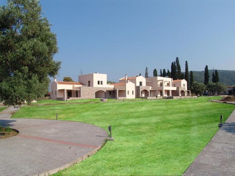 Facade/entrance, Area and facilities