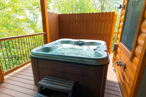 Skyview Treehouse A by Amish Country Lodging House in Berlin