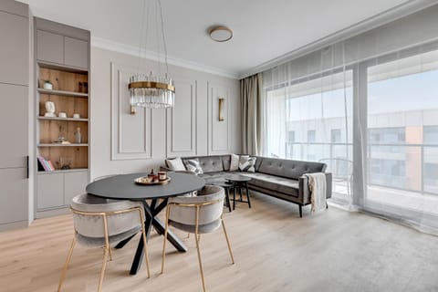 Balcony/Terrace, Living room, Photo of the whole room, Seating area, Dining area, Area and facilities
