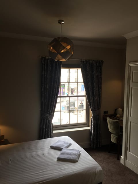 Tilted Wig Inn in Warwick