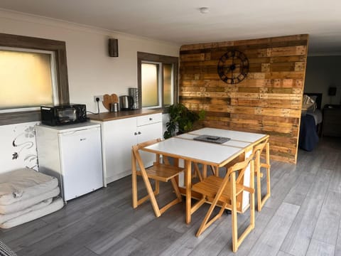 Country Cabin Retreat - Hideaway & Relax Cabin in England