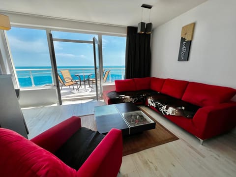 Balcony/Terrace, Living room, Seating area, Sea view