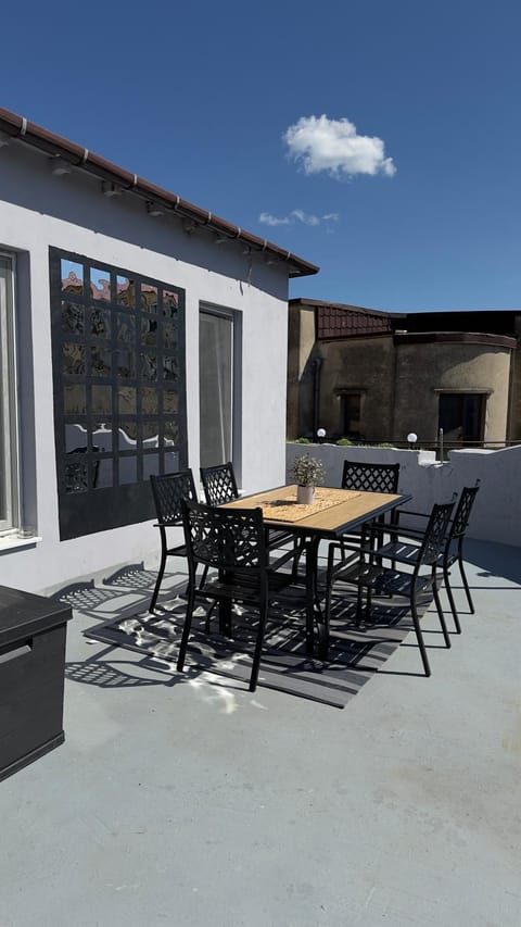 Day, View (from property/room), Balcony/Terrace, Dining area