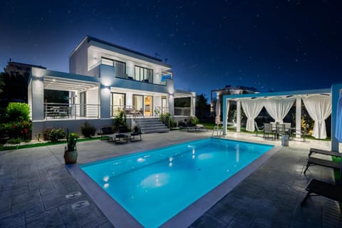 Property building, Patio, Swimming pool