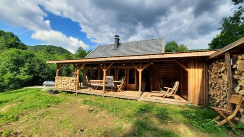 Property building, Patio, Facade/entrance, Garden