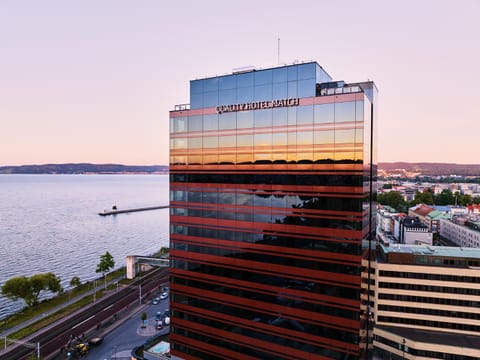 Property building, Facade/entrance, Lake view, Sunset