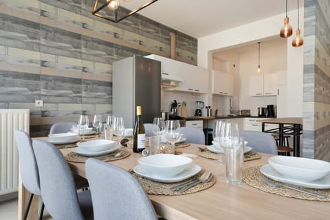 Kitchen or kitchenette, Dining area, kitchen