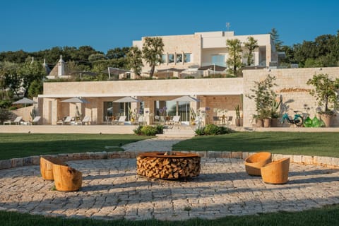 Property building, Natural landscape, Garden