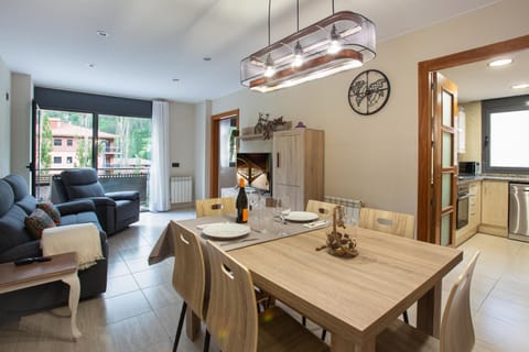 Living room, Dining area
