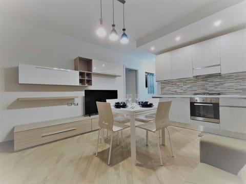 Kitchen or kitchenette, Living room, Dining area