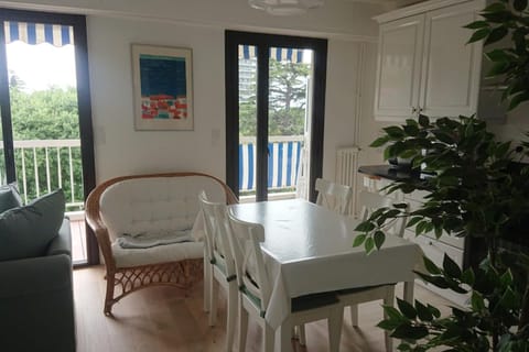 Spacious 70 m flat with Balcony and sea view! Apartment in Cannes