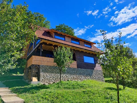Property building, Day, Garden, Garden view
