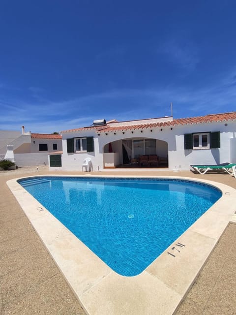 Property building, Swimming pool, Swimming pool