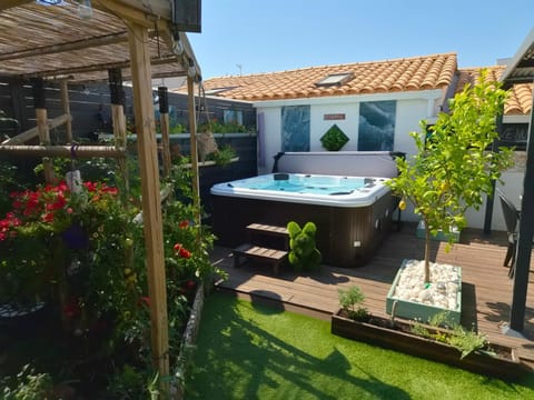 Patio, Day, Garden, Garden view, Pool view, Swimming pool