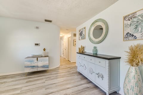 Less Than 2 Mi to Beach and Marina Bright Ruskin Retreat! House in Ruskin