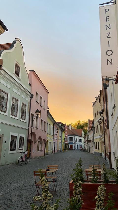 Property building, Day, Neighbourhood, City view, Street view, Sunrise, Sunset