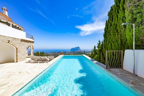 Pool view, Swimming pool, sunbed