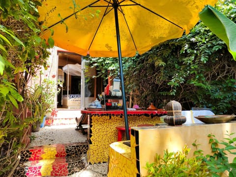 Patio, Day, Garden
