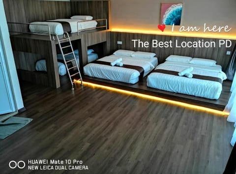 Photo of the whole room, Bedroom, bunk bed