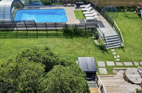 Property building, Balcony/Terrace, Swimming pool