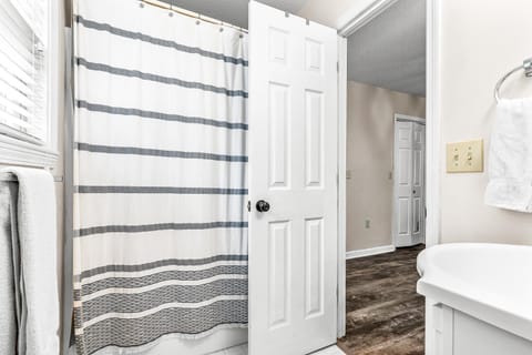 Creekside Cottage House in Lake Lure