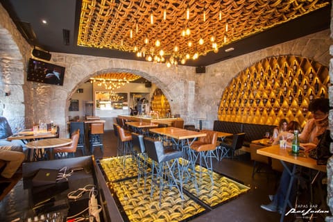 Restaurant/places to eat, Off site