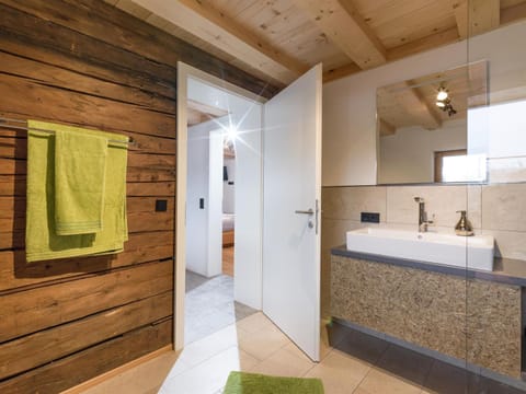 Shower, Bathroom, towels