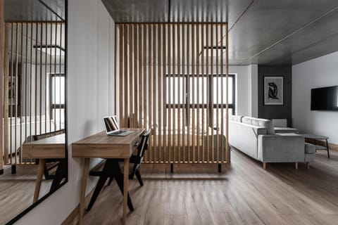 TV and multimedia, Living room, Seating area, Dining area