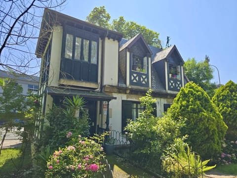 Property building, Facade/entrance, Garden