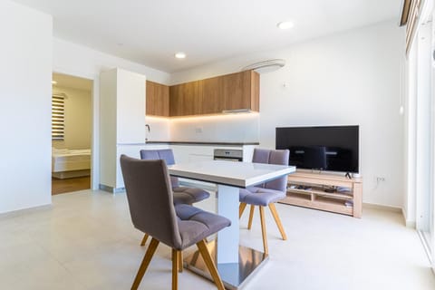 TV and multimedia, Dining area, kitchen