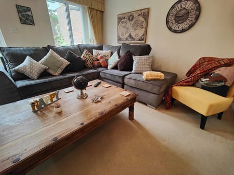 Living room, Lounge or bar, Seating area