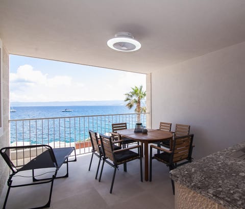 View (from property/room), Balcony/Terrace, Seating area, Dining area, Sea view