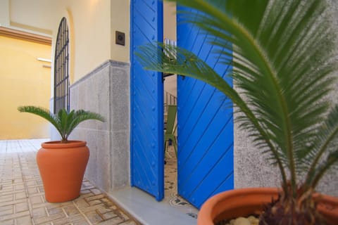 Facade/entrance
