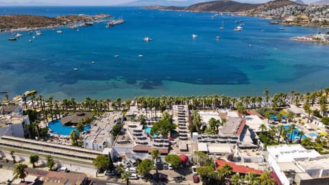 Property building, Day, Natural landscape, Sea view