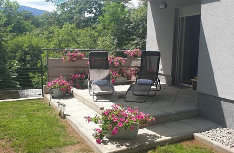 Patio, Day, Garden, View (from property/room), Balcony/Terrace, Garden view