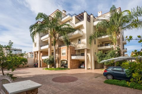 Property building, Garden
