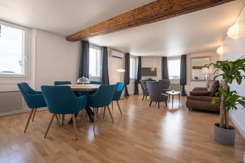 Living room, Dining area
