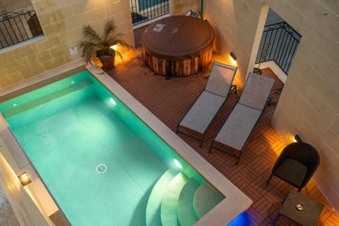 Hot Tub, Pool view, Swimming pool