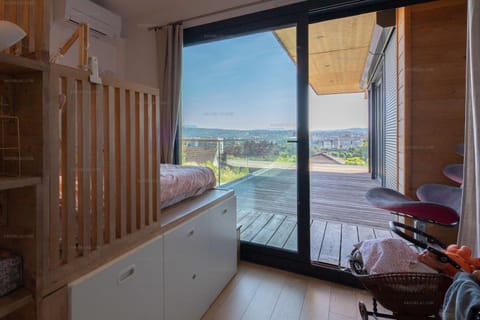 Bed, Natural landscape, View (from property/room), Balcony/Terrace, Photo of the whole room, Bedroom, Mountain view, towels