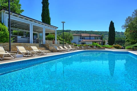 Property building, Garden, Garden view, Swimming pool
