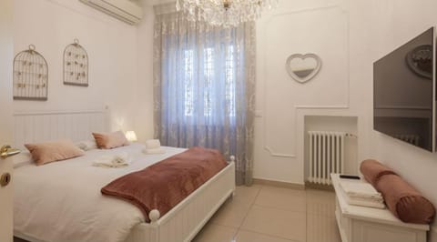 Bed, TV and multimedia, Bedroom, heating, internet, wardrobe, air conditioner