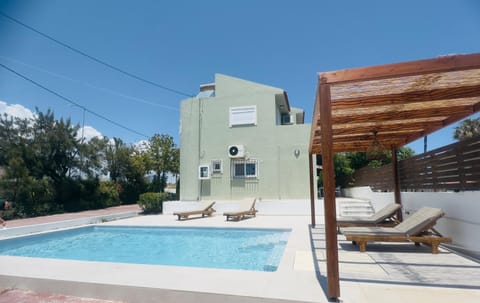 Property building, Evening entertainment, Pool view, Swimming pool