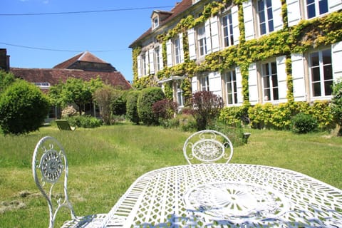 Property building, Summer, Garden