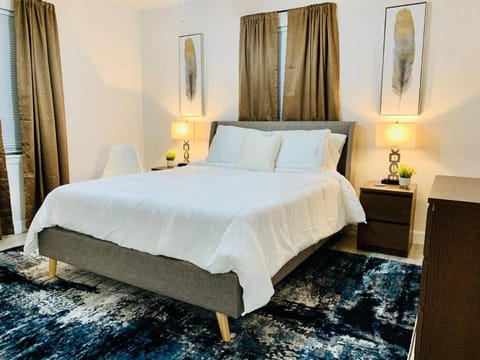 Photo of the whole room, Bedroom