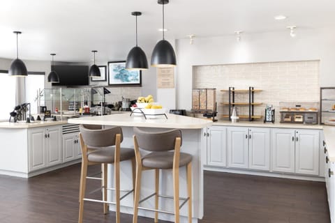 Restaurant/places to eat, Buffet breakfast