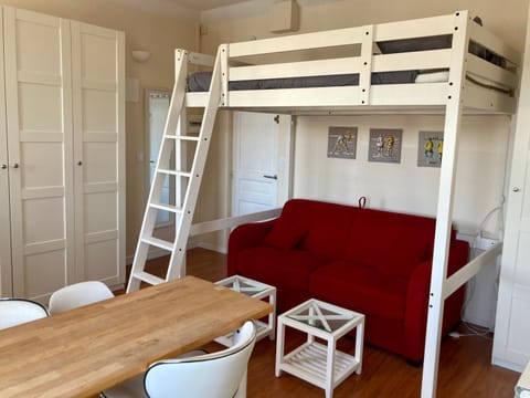 Living room, Dining area, bunk bed